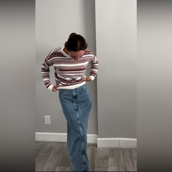 Beautiful pattern sweater - Picture 3 of 4